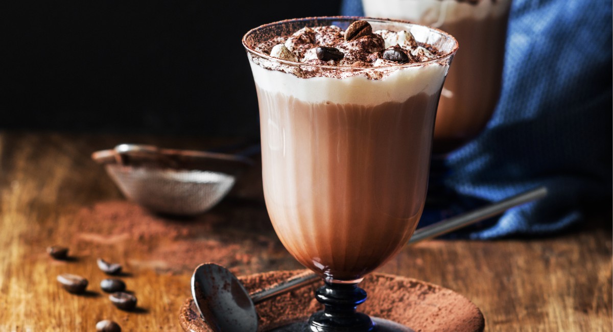 Dia do whisky: veja receita de café cremoso com a bebida