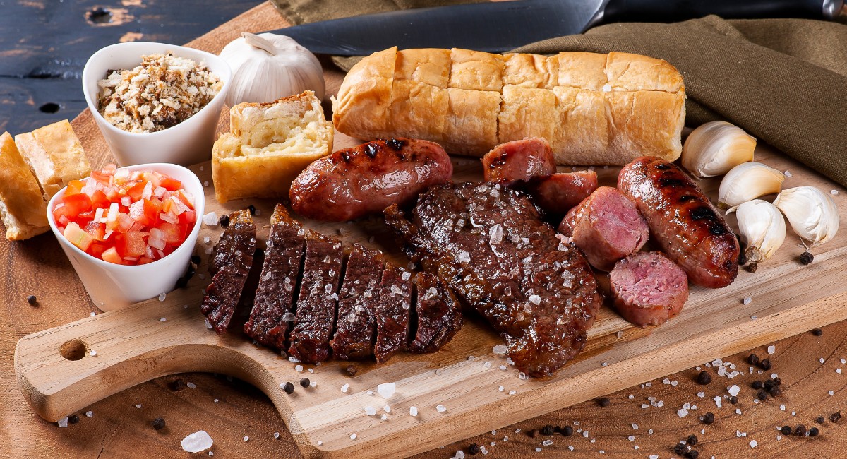 Dia do Churrasco: confira dicas de cortes, preparos e acompanhamentos
