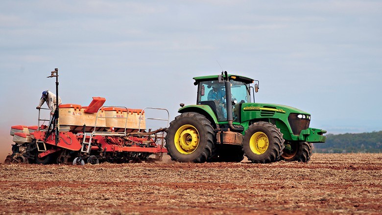 Chuvas afetam plantio de soja e colheita de trigo no Paraná