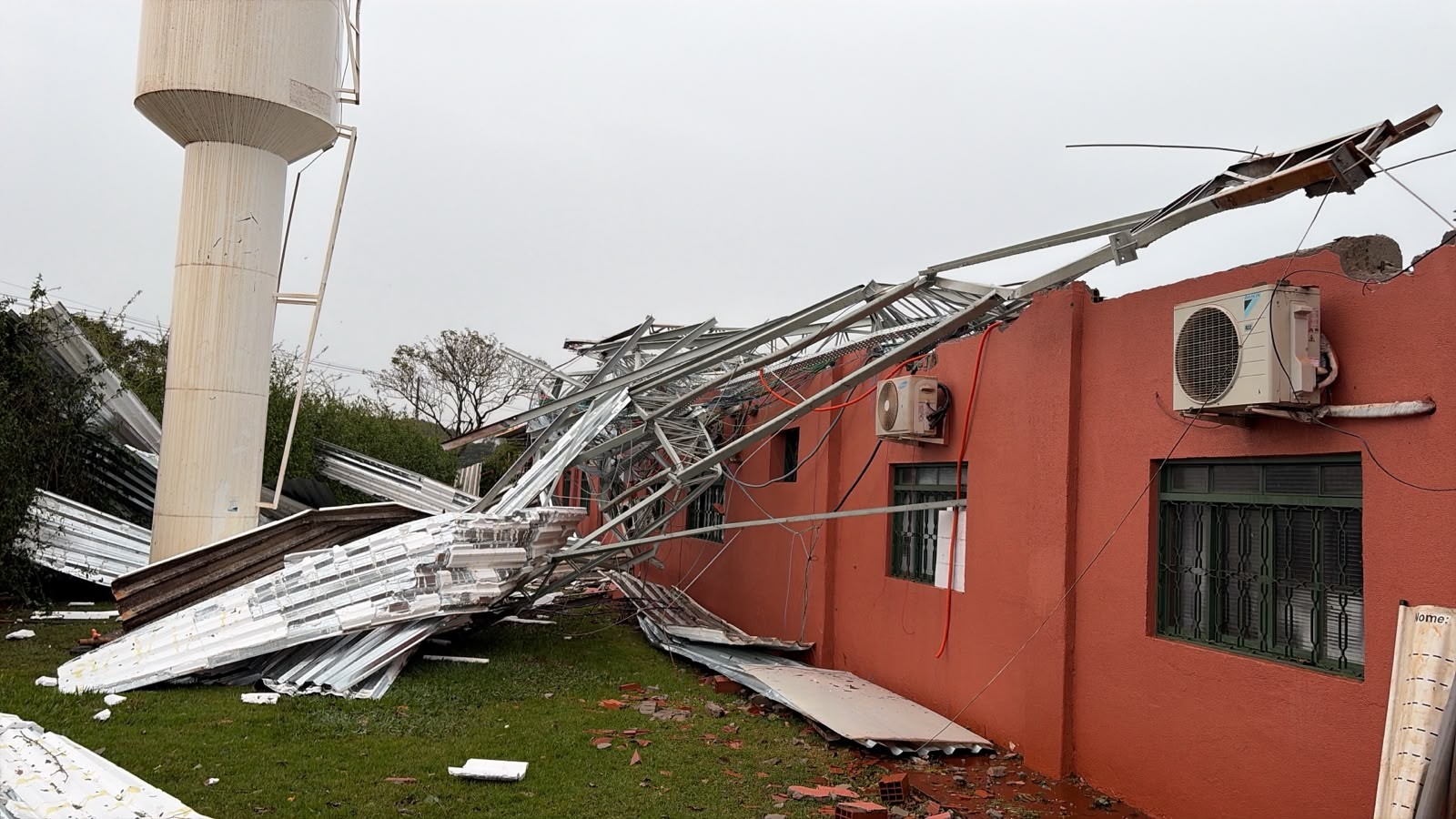 Temporais em Ribeirão Preto danificam Centro de Cana do IAC