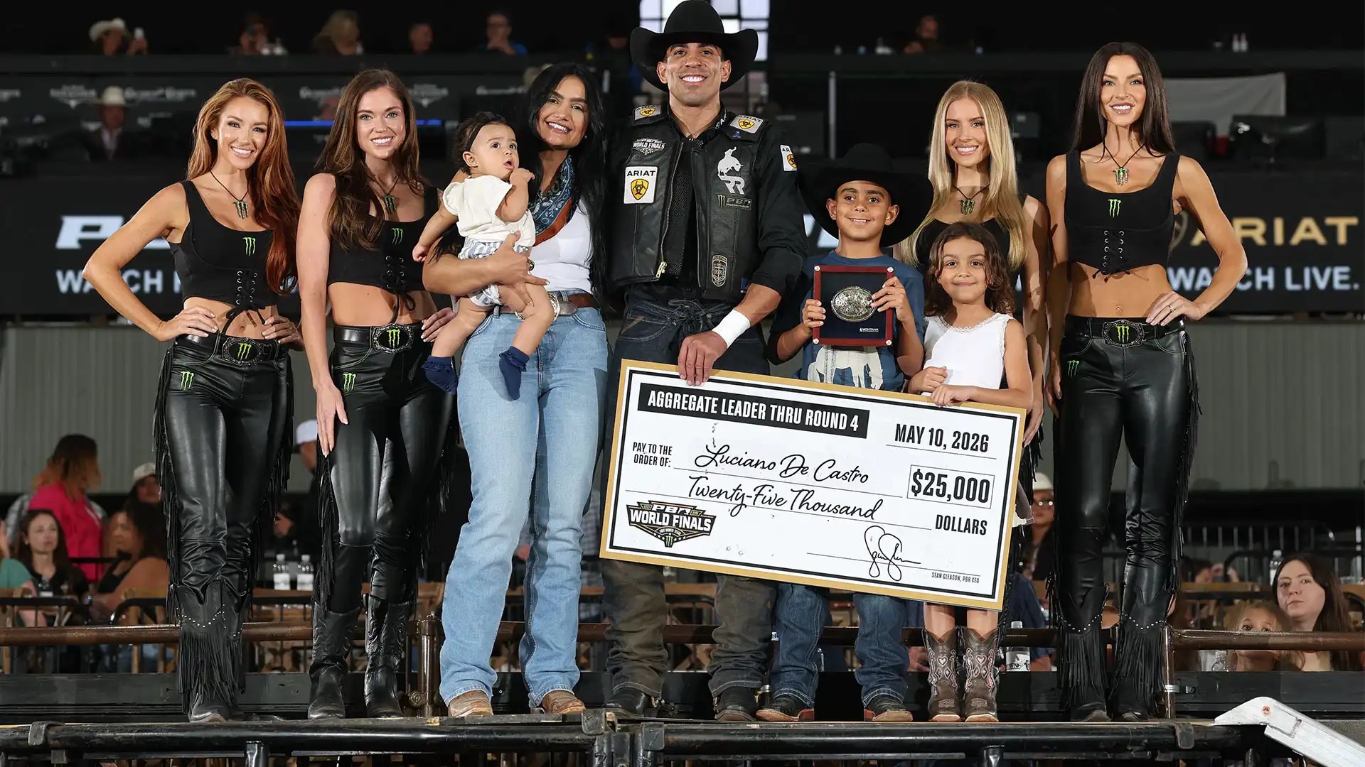 Brasileiro vence quatro touros e lidera finais da PBR
