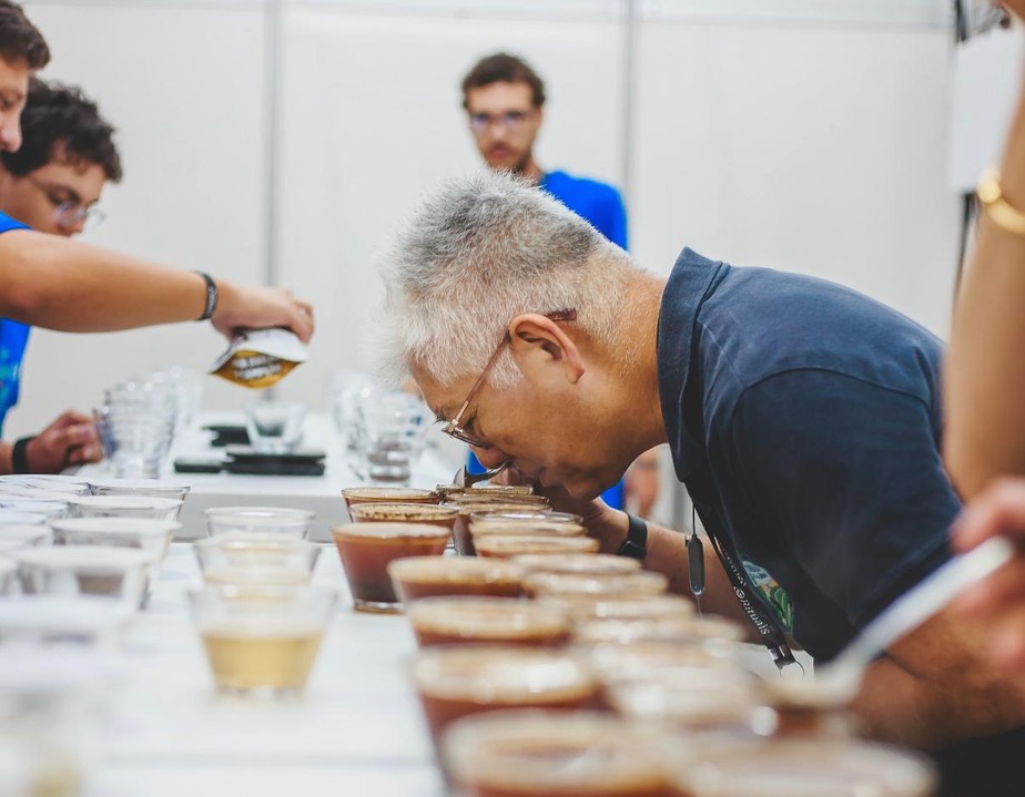 Amostras serão avaliadas pelo método 'cupping', prova técnica e sensorial para avaliar os aromas e sabores do café