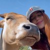 Bia Orestes cuida de bois e vacas em sítio em São Paulo - Bia Orestes/Arquivo pessoal