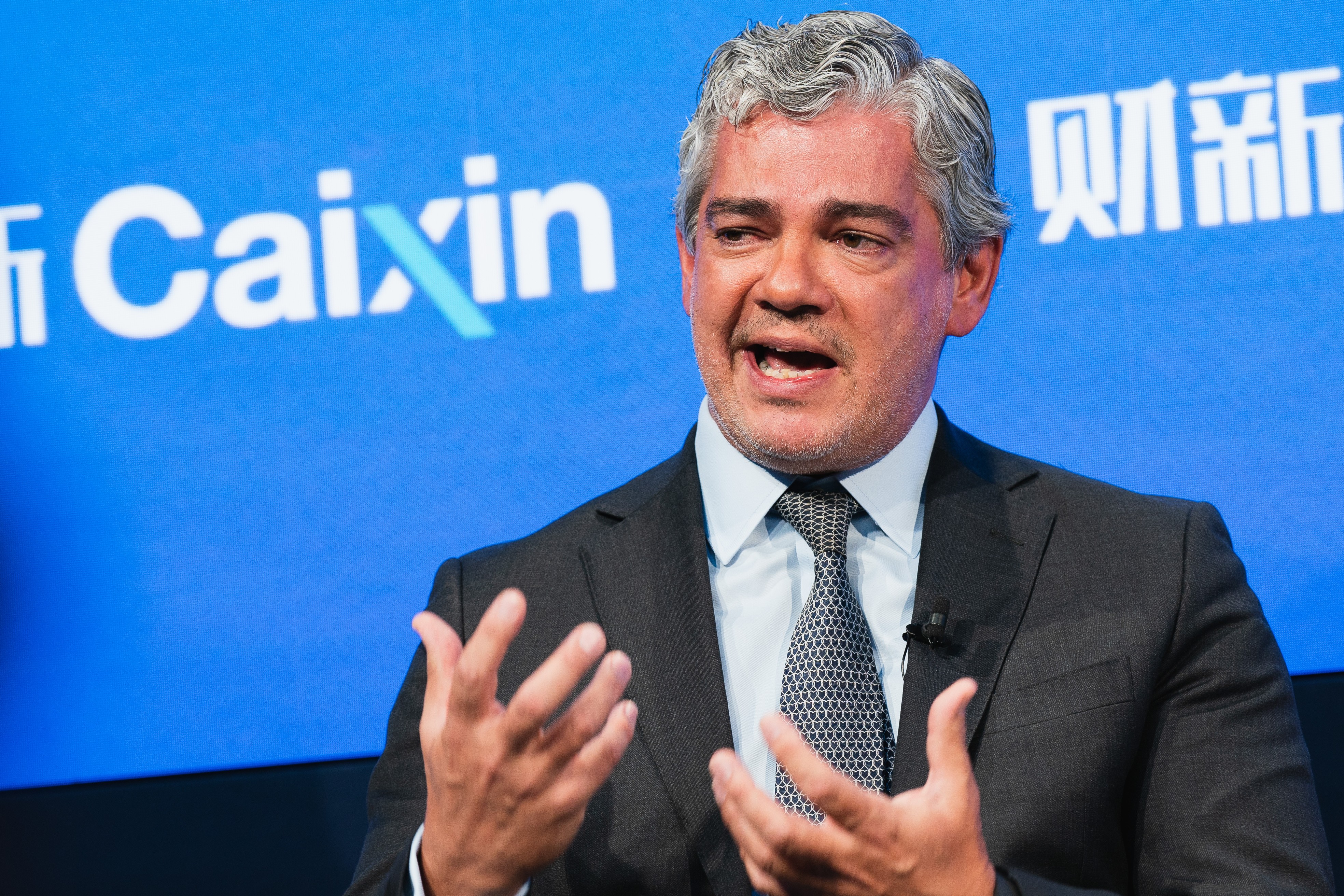 Guerra tarifária traz momento muito benéfico para o Brasil, diz ex-presidente do Banco do Brics