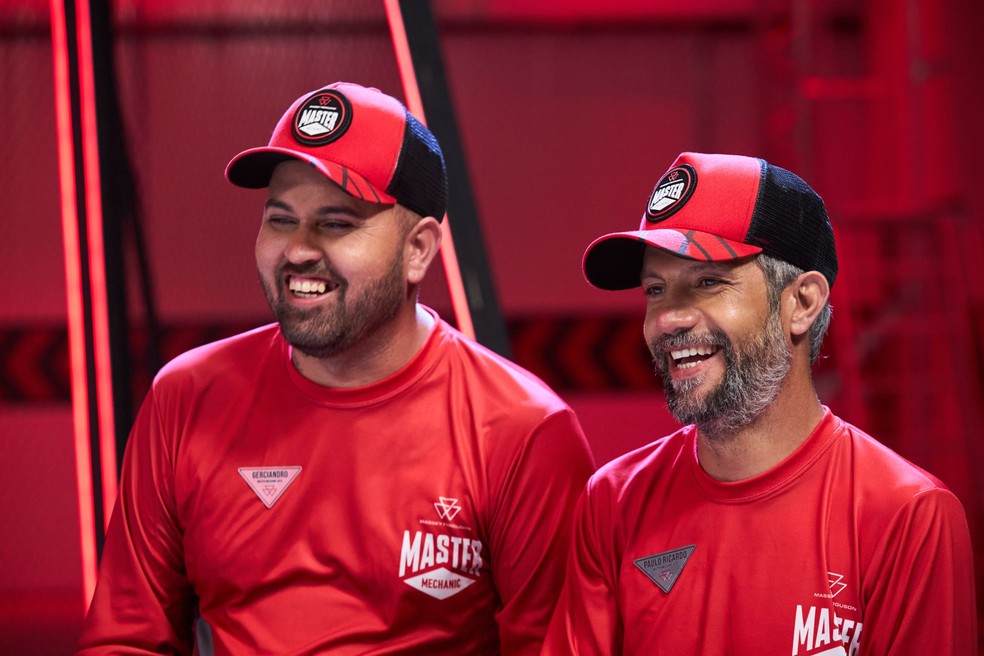 Dupla vencedora durante a final do reality — Foto: Divulgação