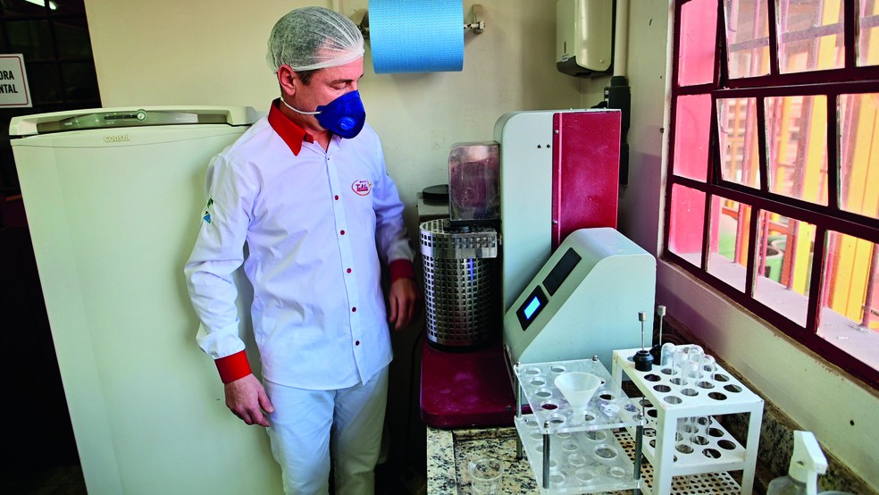 Operação do Moinho Talita, um dos dois que estão em operação na região de Dourados: investimentos de empresas do segmento e também de cooperativas deram aos produtores mais opções de comercialização do cereal no Estad — Foto: Ruy Baron