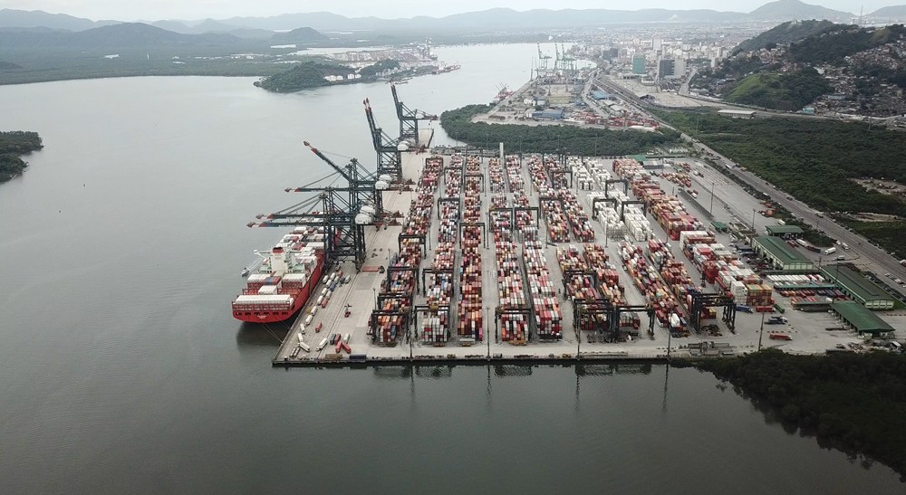 Rumo cria joint venture com CHS para novo terminal portuário em Santos