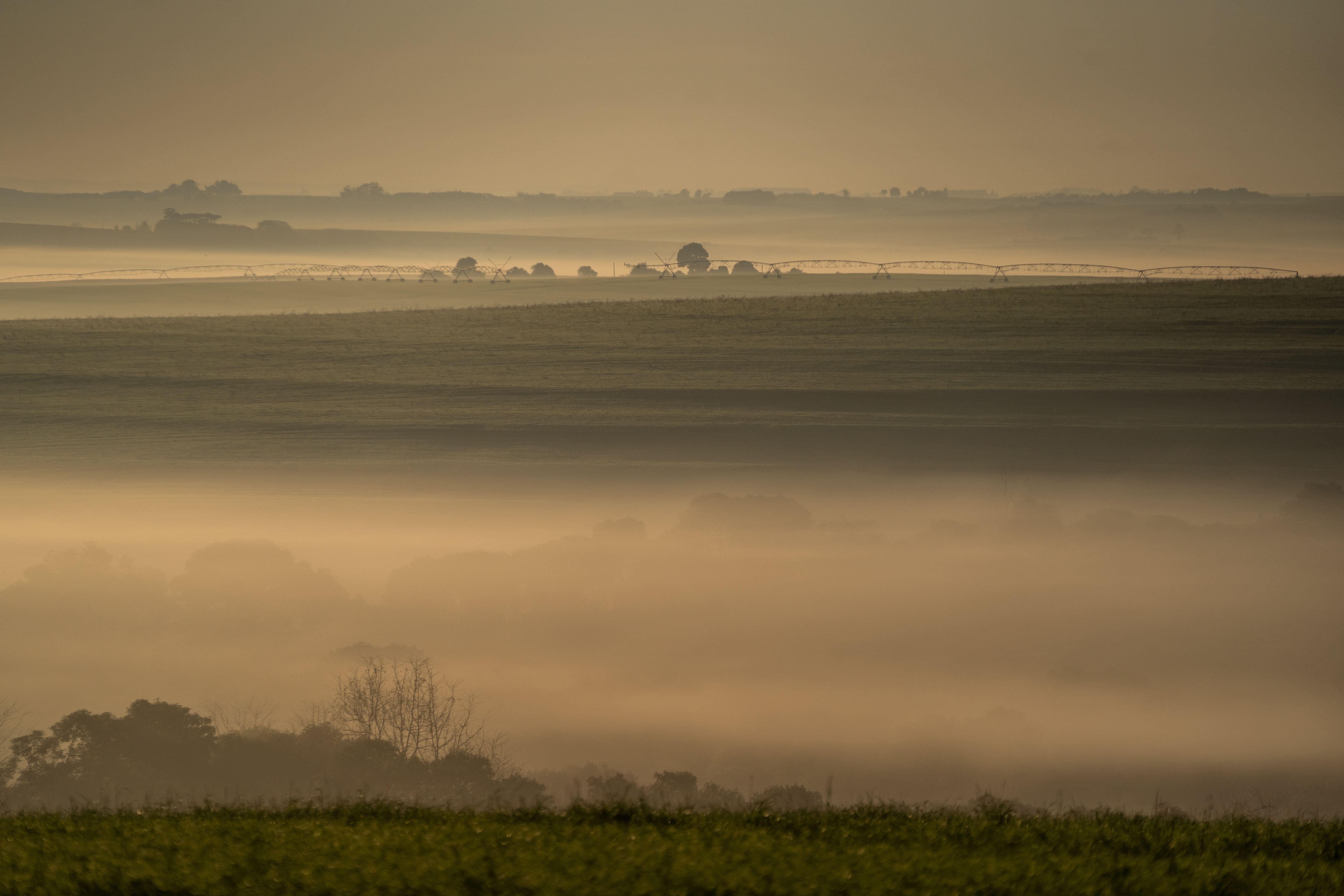Fim da onda de calor? Frente fria chega ao Sul, mas tempo fica quente nas demais regiões do país