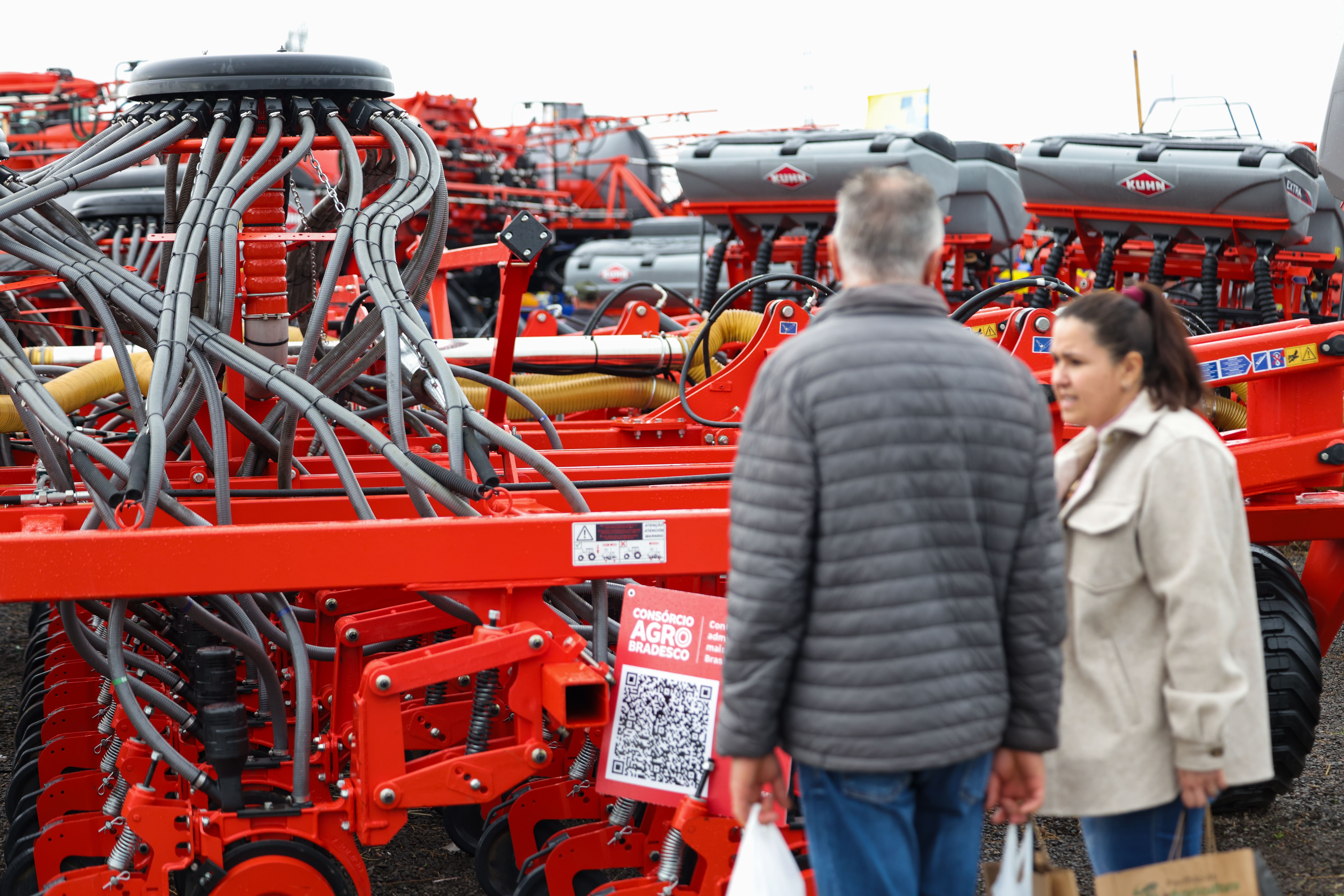 Vendas de máquinas agrícolas caem 21,6% em 2026