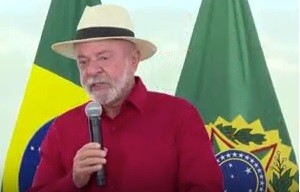 Lula diz que governo vai elevar misturas de etanol na gasolina e do biodiesel no diesel