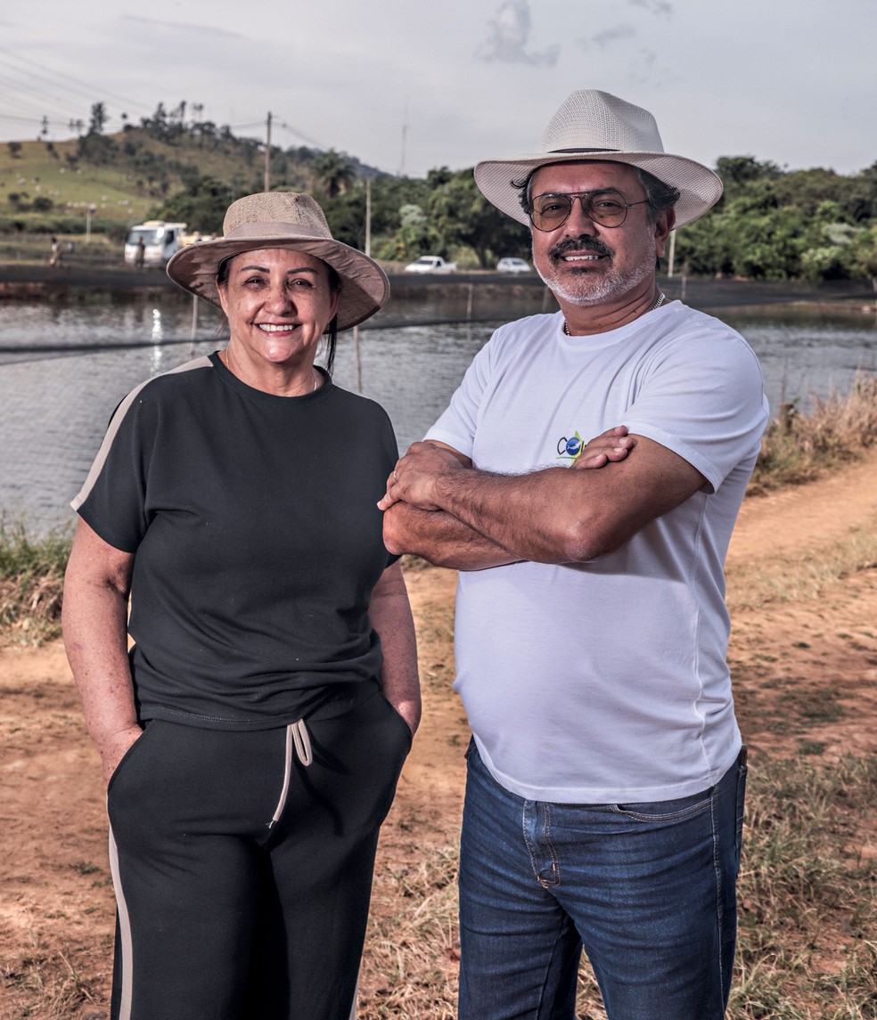 Os produtores Dulce Aparecida de Souza e Vanderlei Alves Jerônimo — Foto: Globo Rural