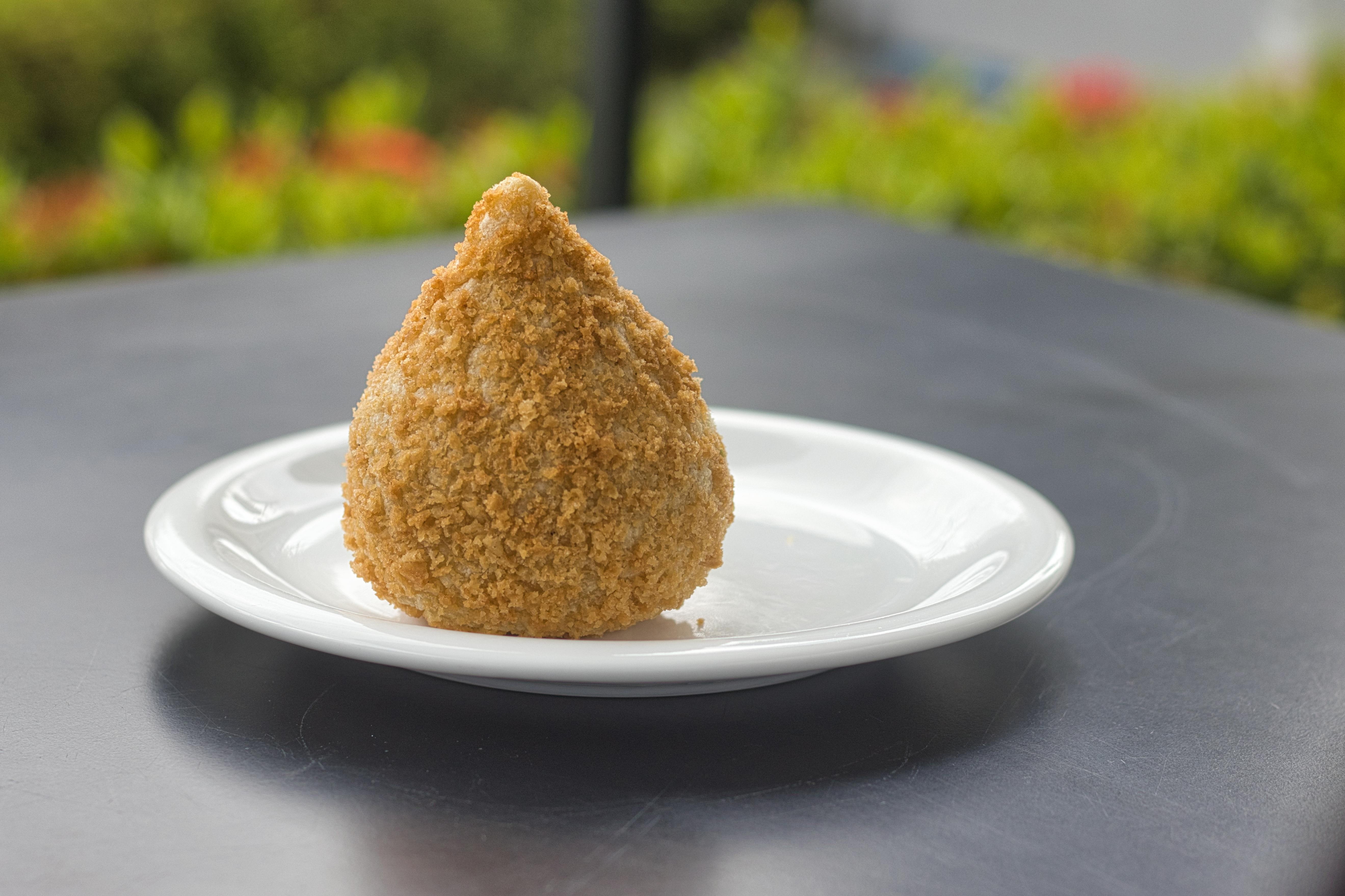 Dia da Coxinha: descubra três receitas que revelam a diversidade do salgado