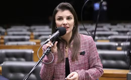 Em acordo com governo, relatora de PL dos combustíveis garante benefício fiscal de R$ 600 milhões para o etanol