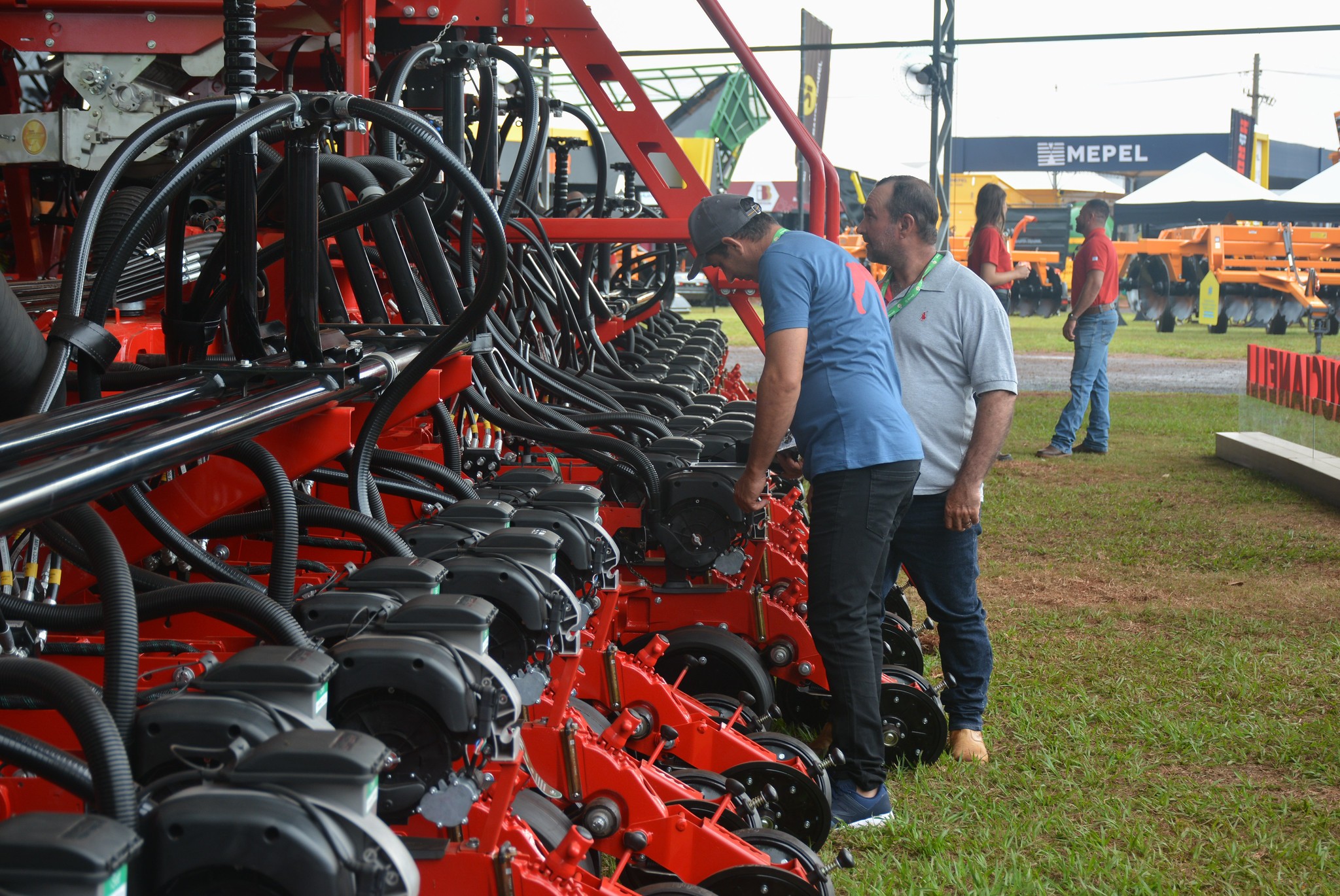 Agrishow discute como juros altos afetam o agro; ouça o comentário