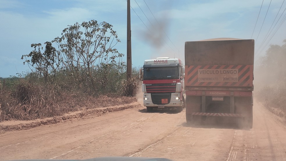 Tráfego de caminhões pela Transportuária — Foto: Raphael Salomão/Globo Rural
