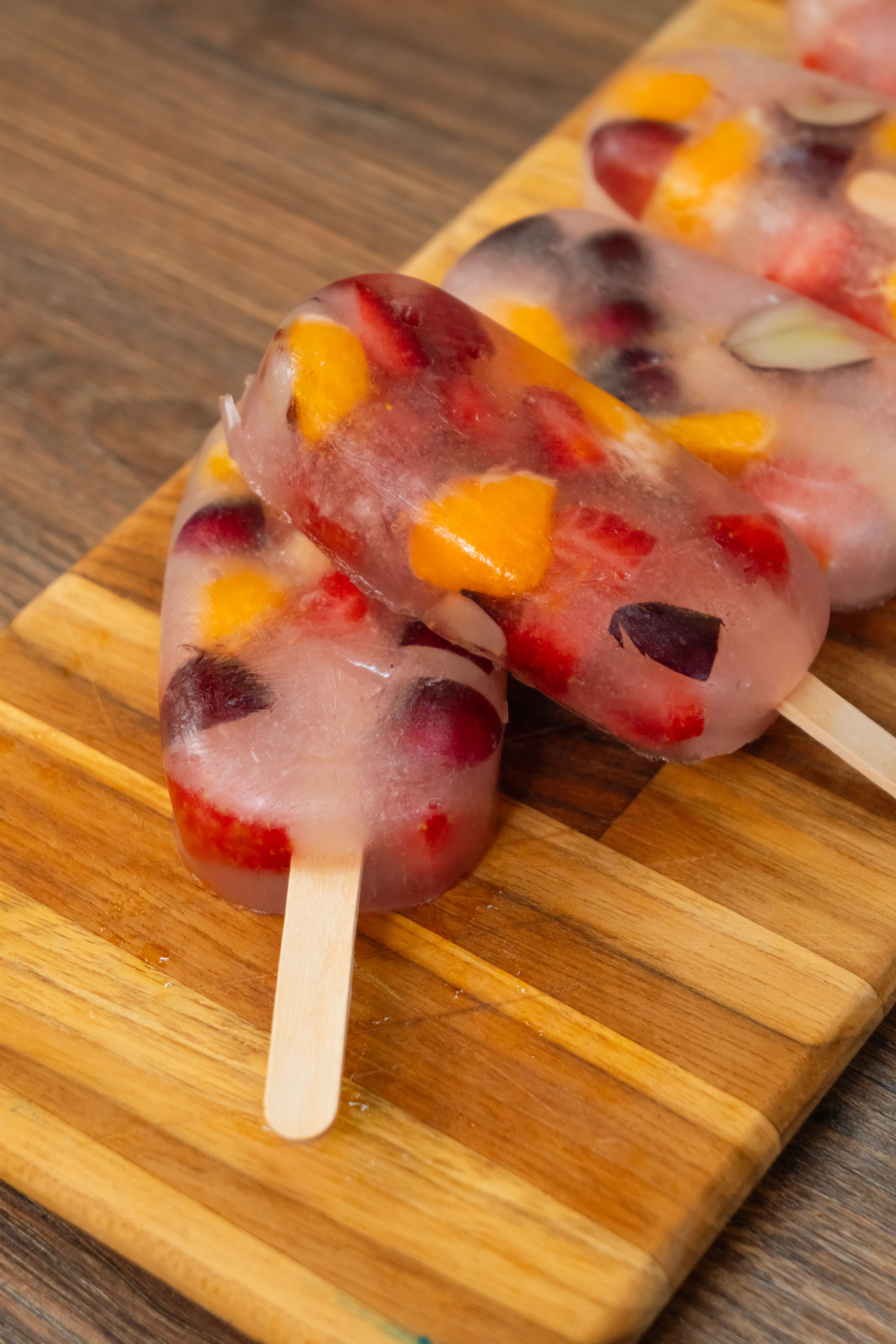 Água de coco é opção para preparo de mocktails e picolés