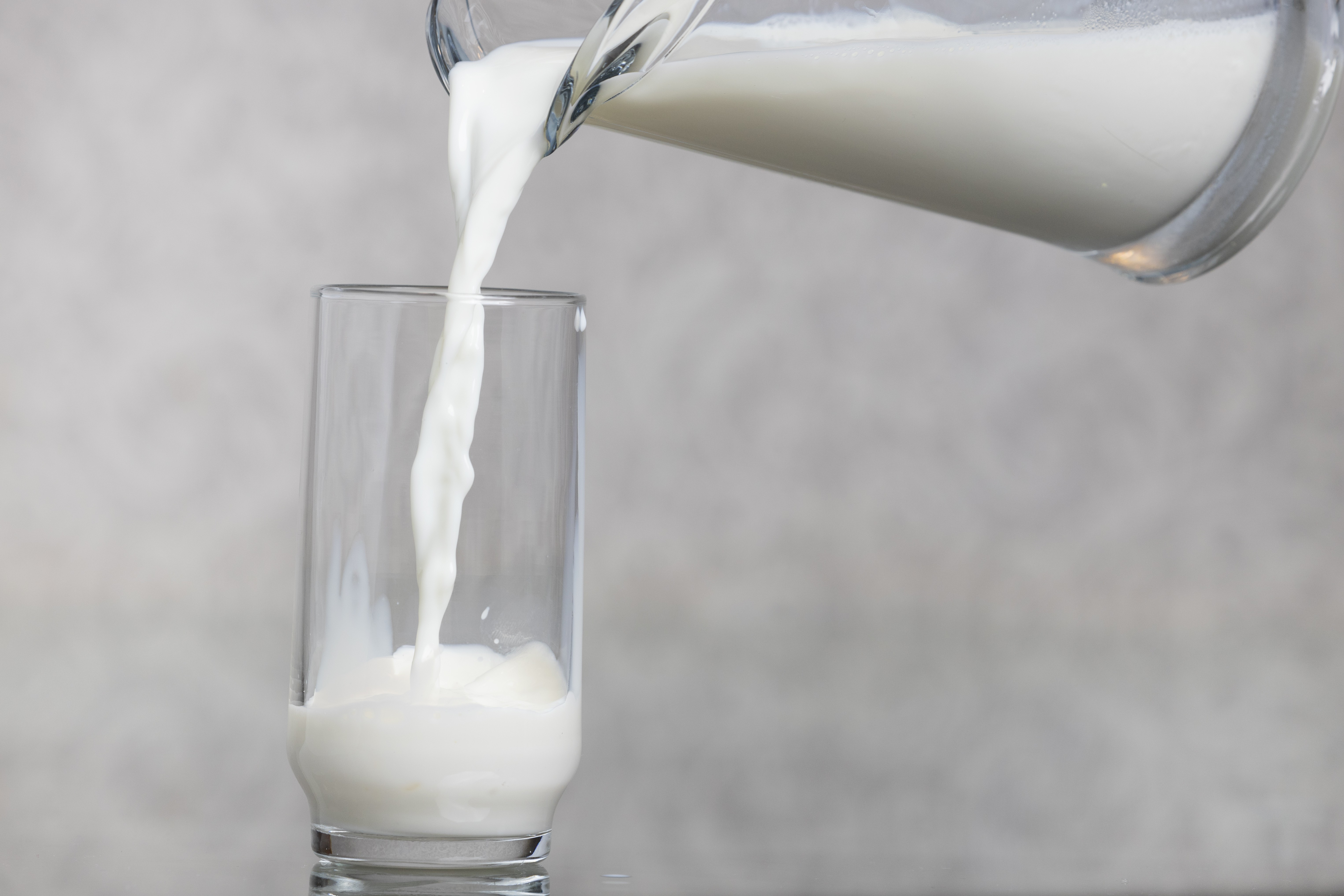 Leite UHT liderou a alta de preços dos alimentos básicos em abril