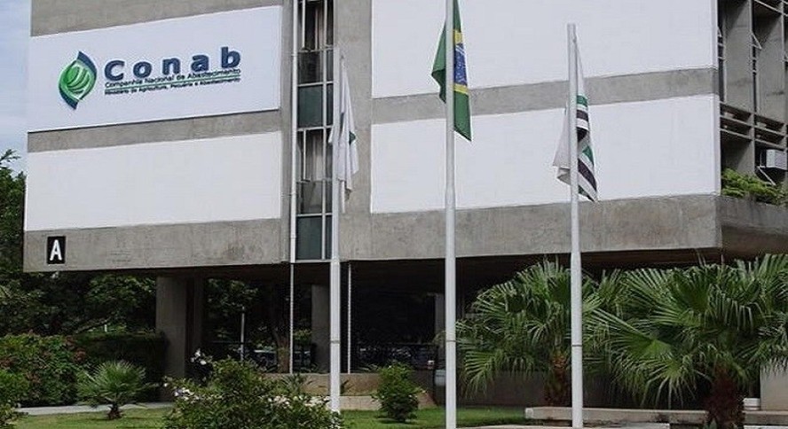 Não existe Ministério da Agricultura sem Conab, diz ministro