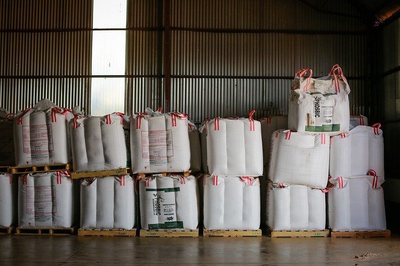 Produtor continua 'retraído' e compras de fertilizantes estão atrasadas