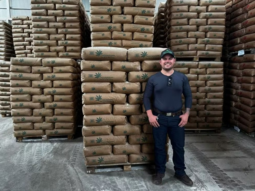 João Orlandi Fadel, produtor e proprietário de processadora de mandioca em São Pedro do Turvo (SP) — Foto: Divulgação