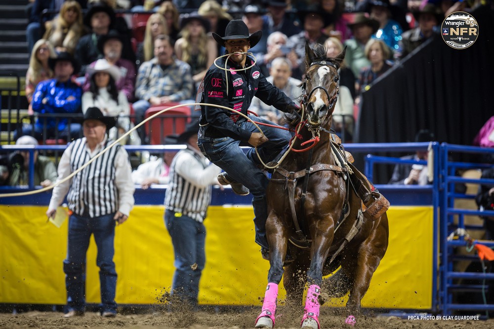 Brasileiro fica fora da premiação no team roping pela segunda noite ...