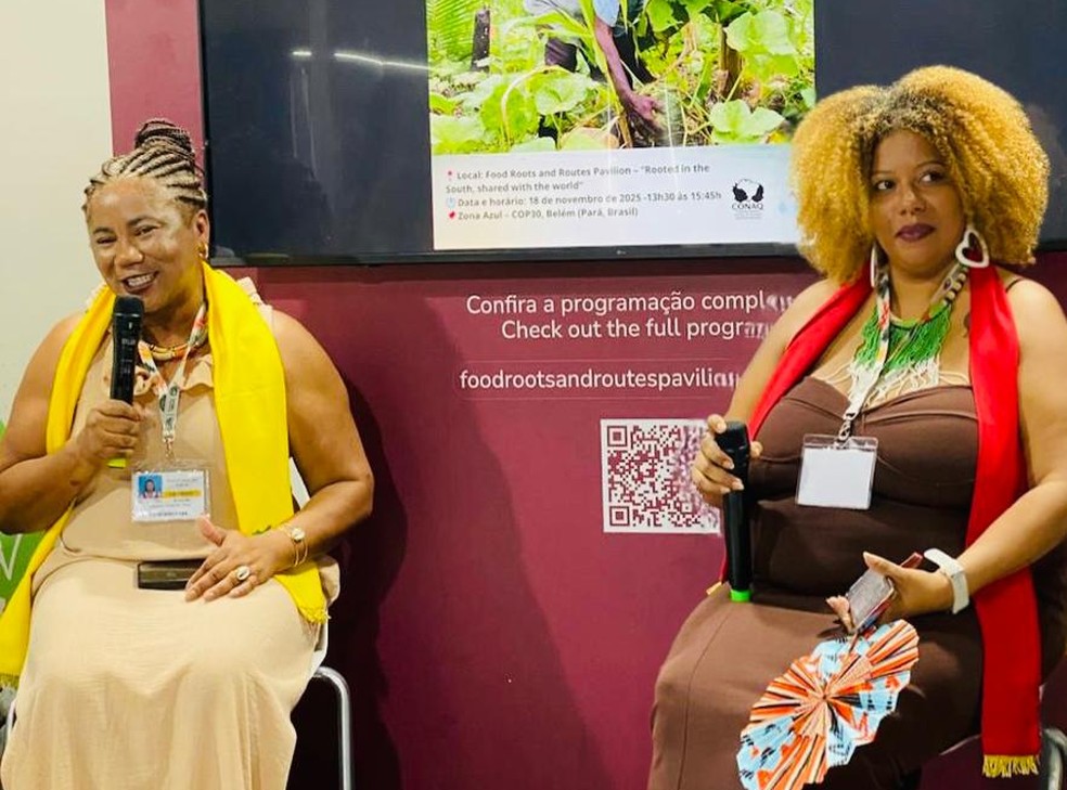 Laura Silva, produtora quilombola, e Fran Paula, engenheira agrônoma, durante a COP30 — Foto: Arquivo pessoal