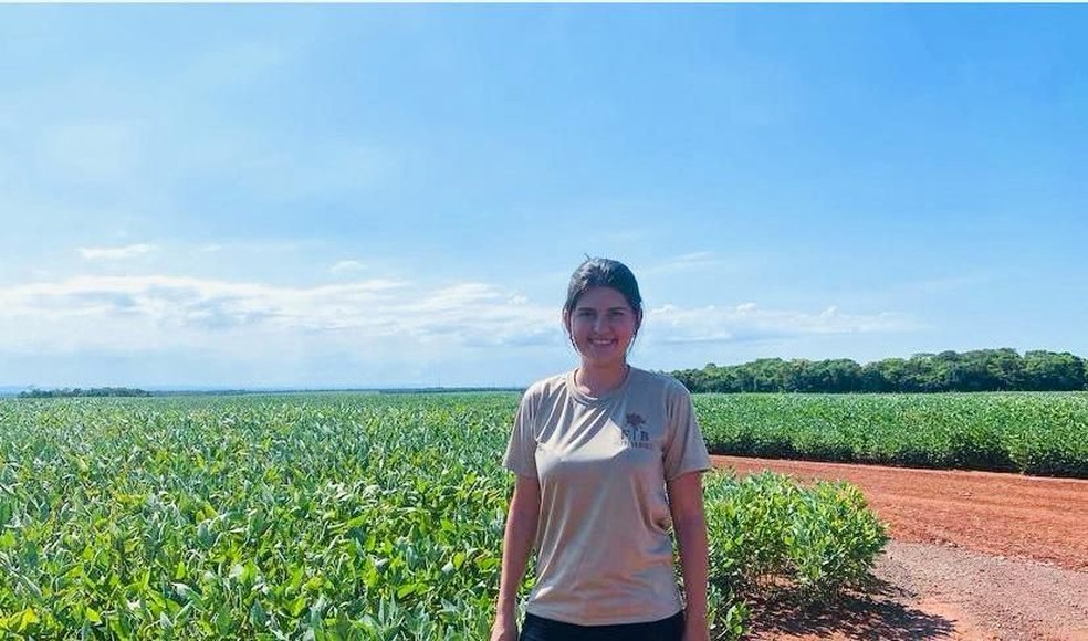 Caroline Daher começou a trabalhar com a mãe na agricultura — Foto: Arquivo pessoal