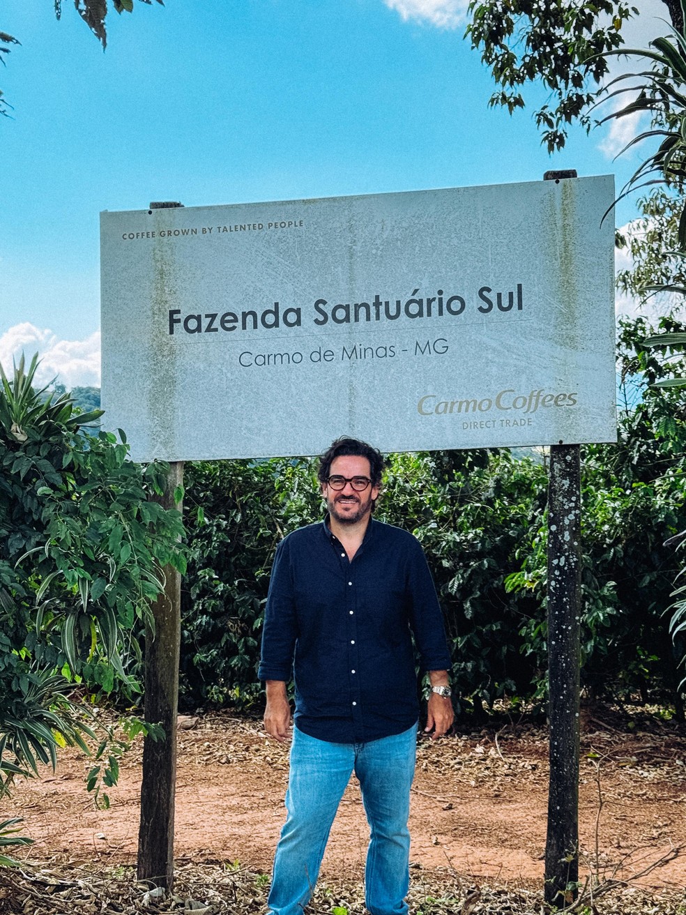 Luiz Paulo Dias Pereira Filho planta a espécie rara na fazenda Santuário do Sul, em Carmo de Minas (MG) — Foto: Arquivo pessoal