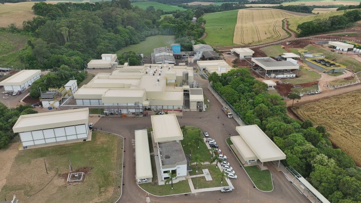 Aurora Cop inaugura frigorífico de aves que recebeu investimento de R$ 210 milhões