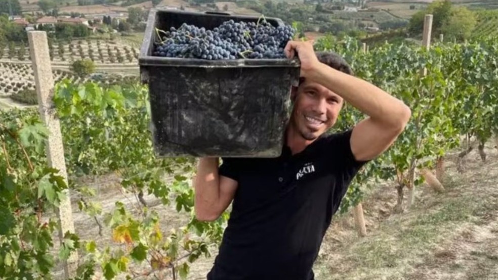 Hernanes comprou propriedade na Itália, onde uma propriedade na região de Piemonte, no noroeste da Itália, onde administra vinícola, restaurante e espaço para hospedagem — Foto: Reprodução/@cadelprofetawines