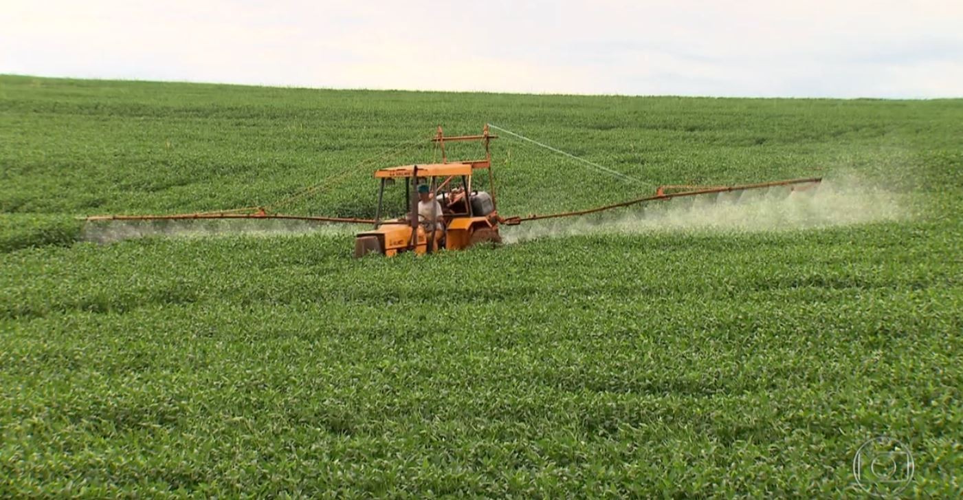 Plano do governo prevê retirar do mercado agrotóxicos ‘ultraperigosos’