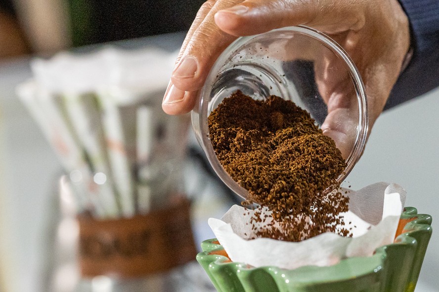 No Brasil, é proibida a comercialização de café misturado com resíduos