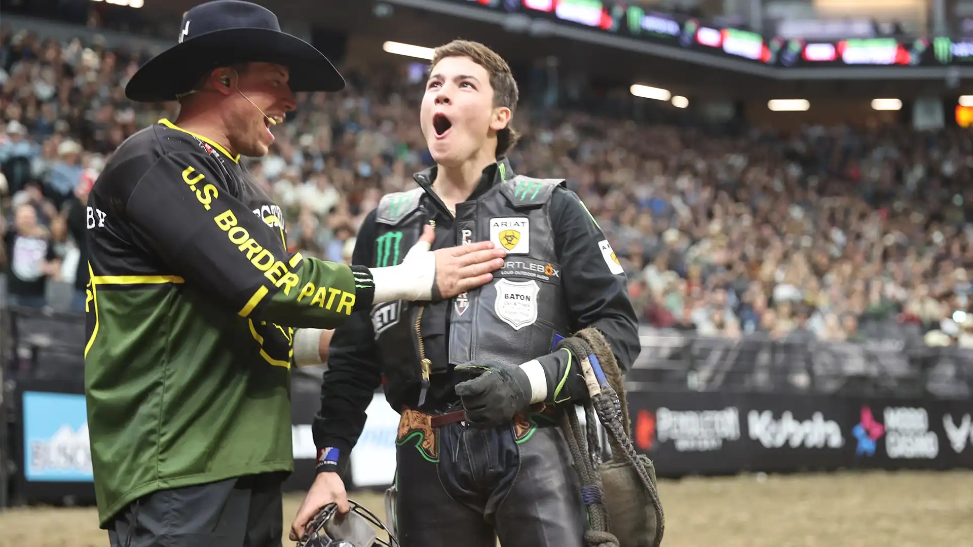 Filho de peão brasileiro derrota quatro touros em etapa da PBR