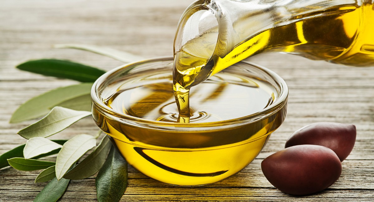 Novas marcas de azeite são apreendidas e governo amplia lista de produtos proibidos