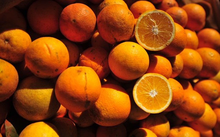 Oferta de laranja pera para o mercado in natura está baixa, elevando as cotações