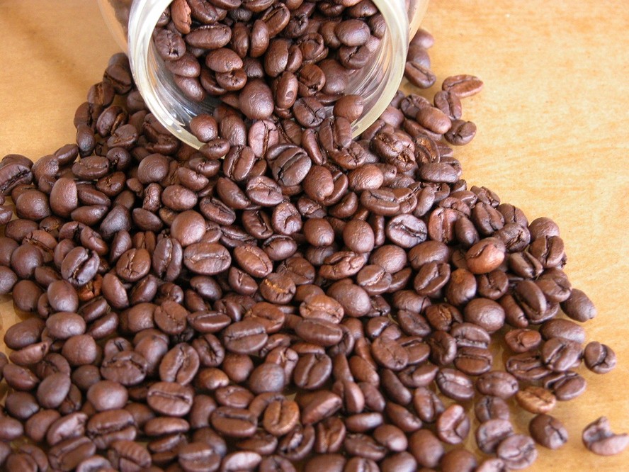Indústria de café ainda não vê margem para repassar queda de preço ao consumidor. No acumulado do ano e em 12 meses, produto acumula alta no varejo