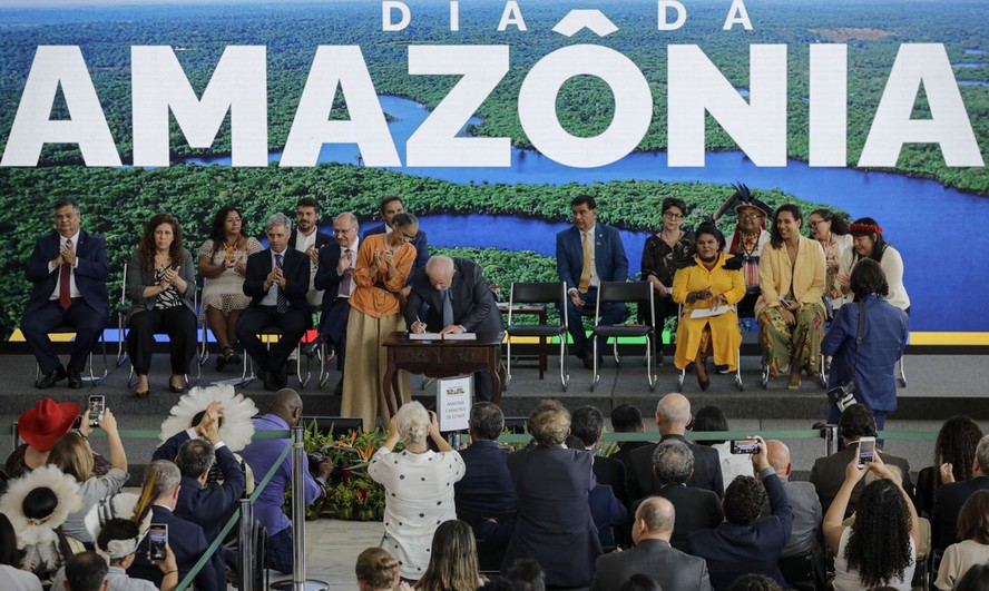 Presidente Lula quer destinar área equivalente à da Espanha na Amazônia