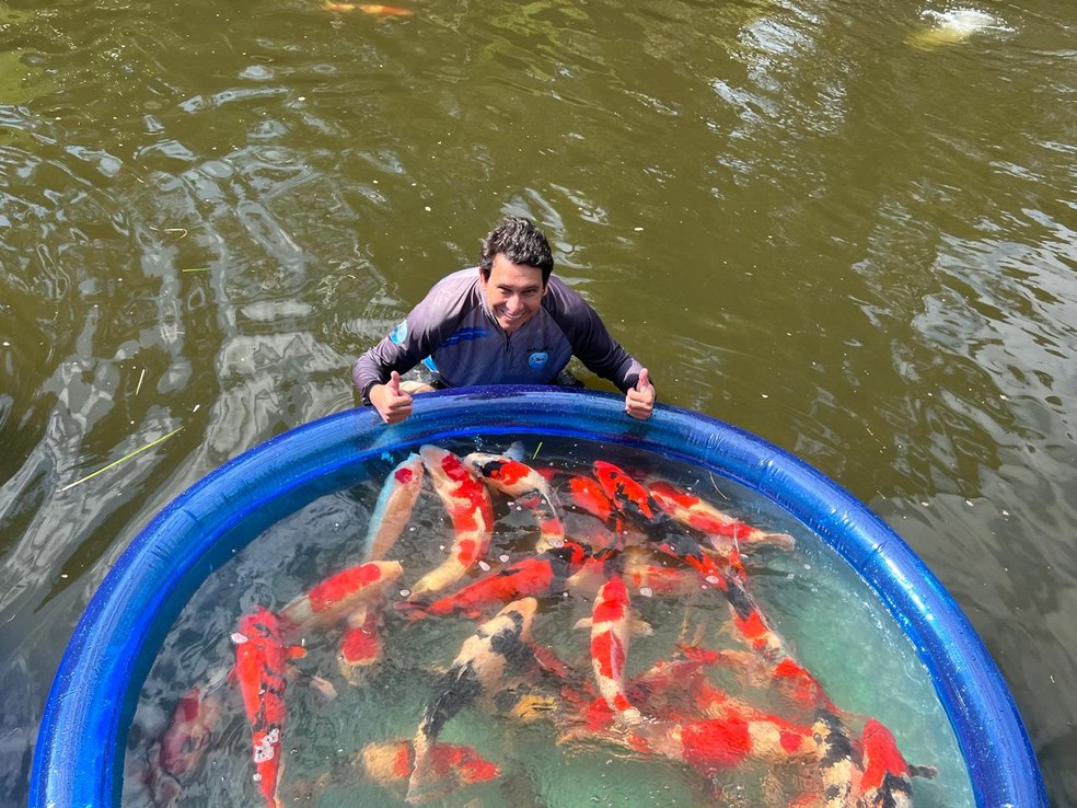 Marcos Gelsi tem uma criação com cerca de 300 peixes — Foto: Arquivo pessoal