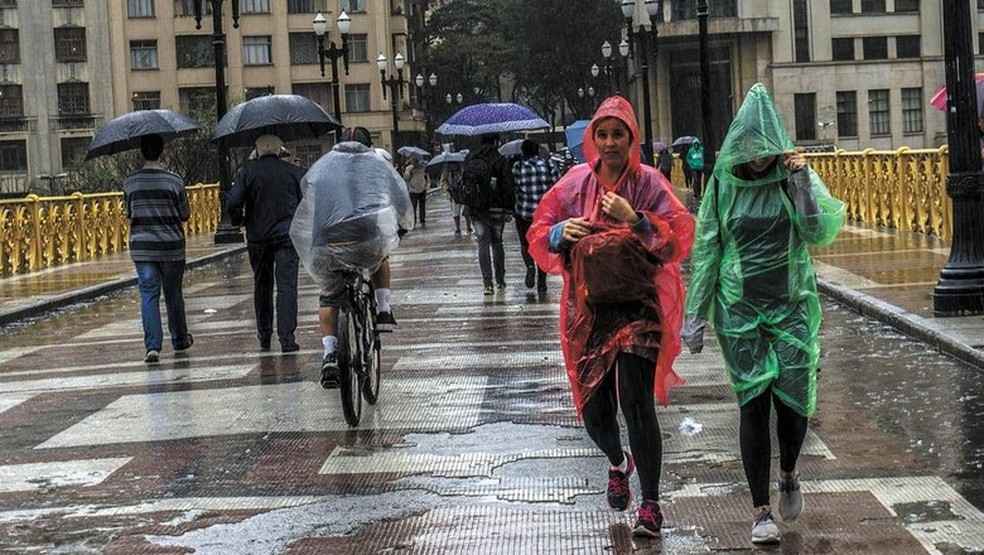 São Paulo deve ter frio e temporais em algumas regiões — Foto: Cris Faga/Folhapress