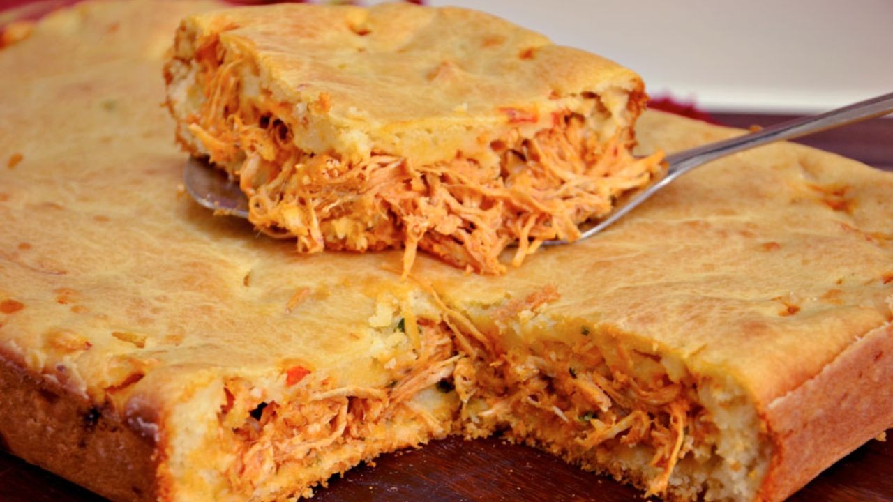 Opção de lanche prático: torta de frango feita no liquidificador