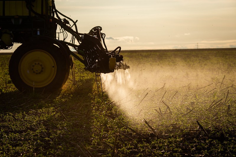 Falhas na adoção de plantio direto elevam uso de herbicida no campo