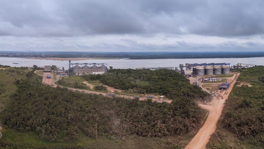 Terminais de transbordo em Miritituba (PA). Arco Norte se destaca nas exportações de grãos