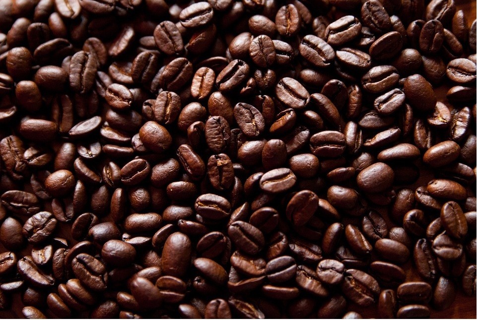 Perspectiva com oferta de café faz preço cair 4% em Nova York