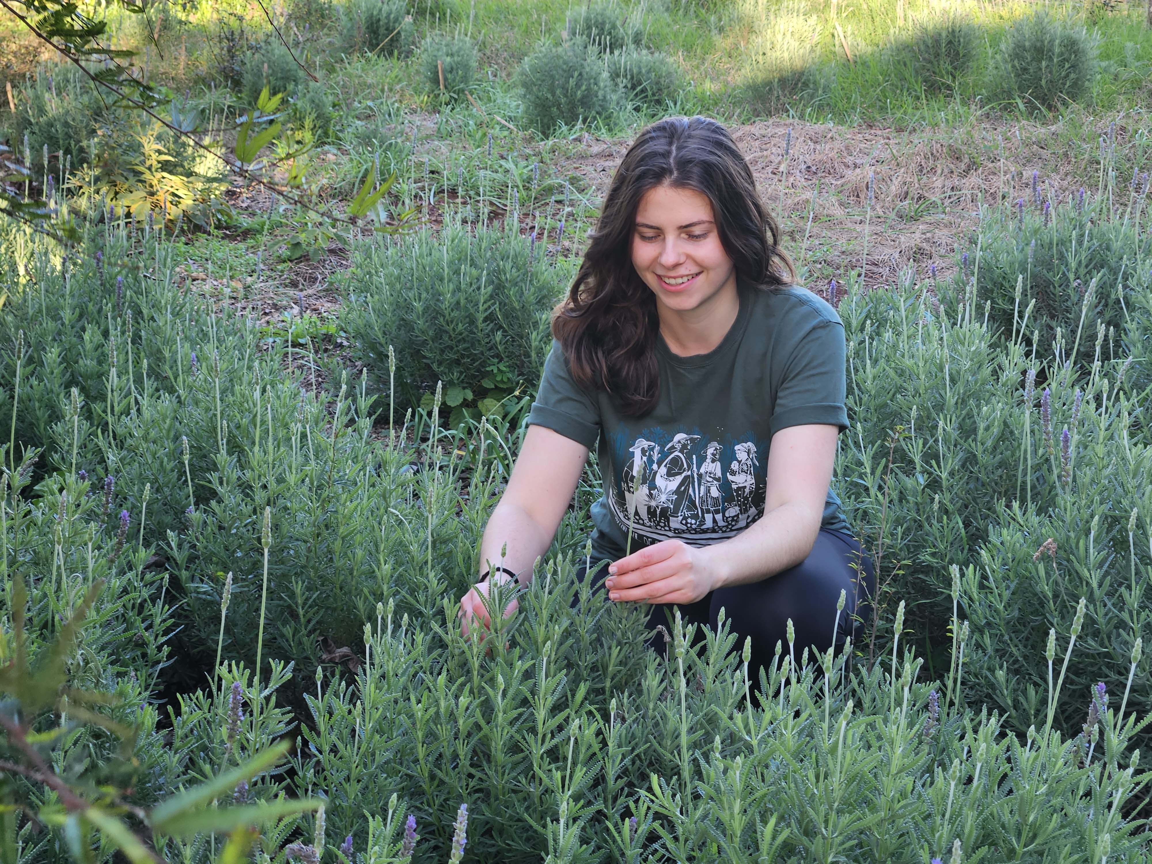 Jovem encontra na agroecologia um caminho para permanecer no campo