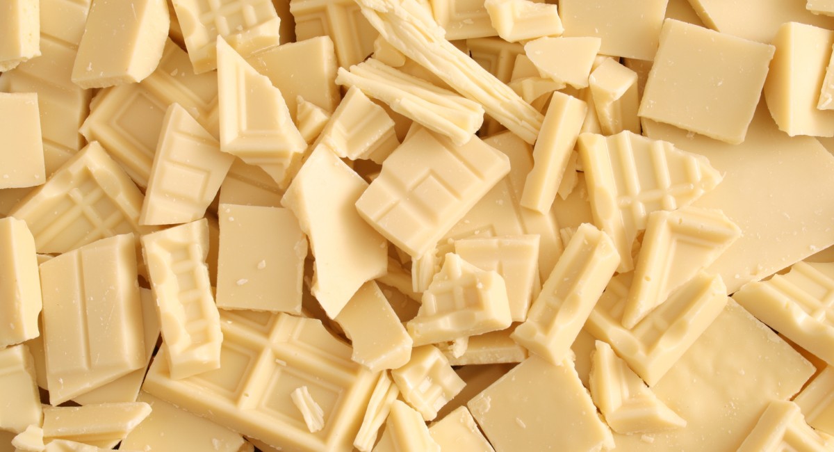 Chocolate branco tem cacau saiba as normas e como se produz o doce