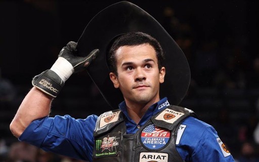 Brasileiro Kaique Pacheco completa 400 montarias e entra para seleto clube na PBR