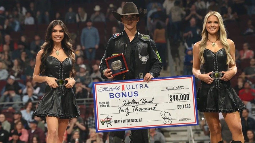 Americano vence etapa e assume segundo lugar no mundial de rodeio da PBR
