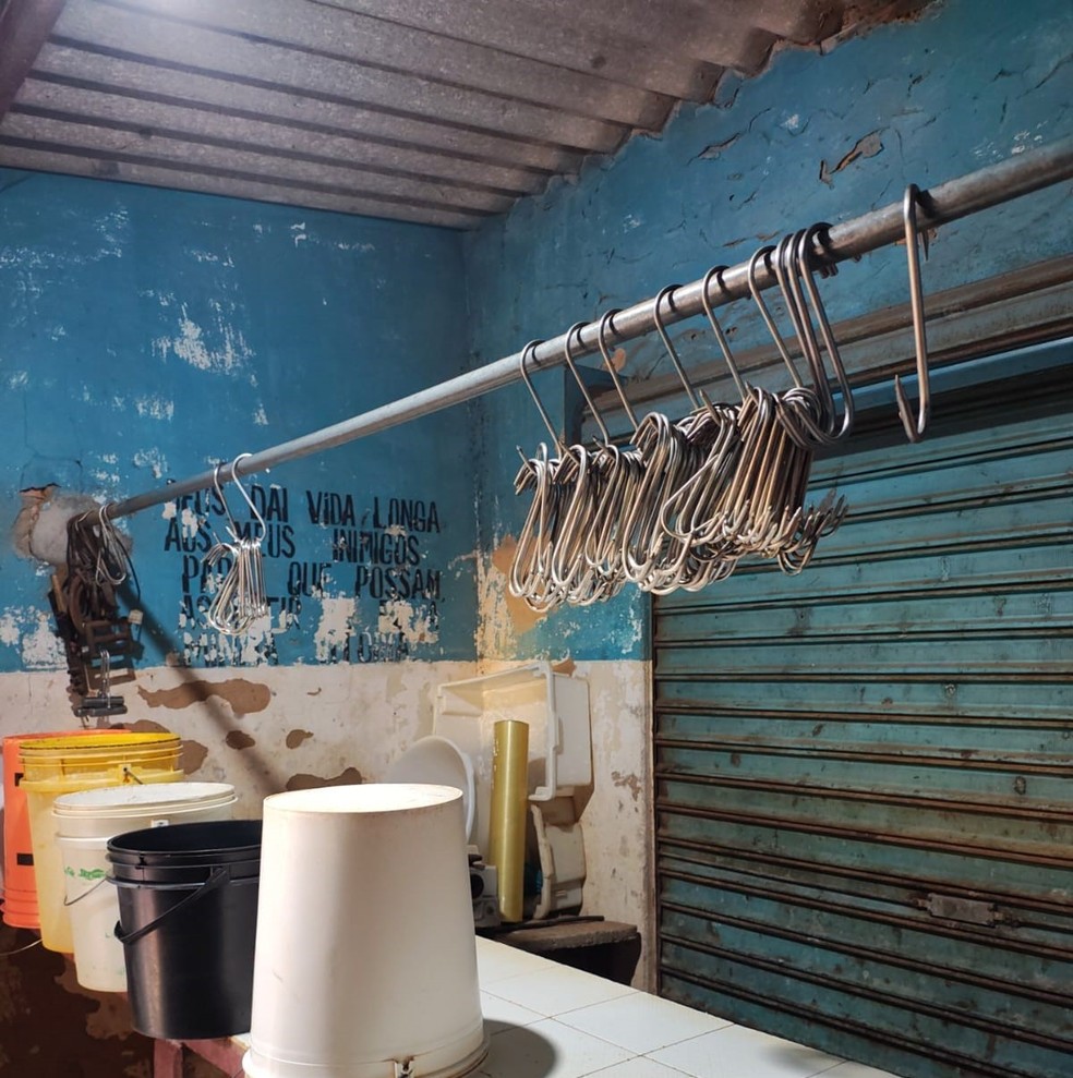 O açougue goiano foi encontrado em situação crítica de higiene e segue fechado — Foto: Divulgação/Agrodefesa