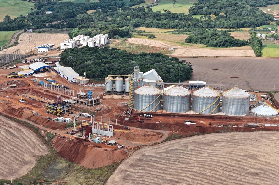 Obras de esmagadora de soja da Agrodanieli em Tapejara (RS): indústrias investirão R$ 5,9 bilhões em aumento de capacidade nos próximos 12 meses