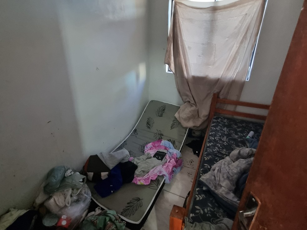 Trabalhadores estavam alojados em condições precárias, recebiam alimentação insuficiente e enfrentavam jornadas exaustivas sem remuneração adequada — Foto: MPT-RS/Divulgação